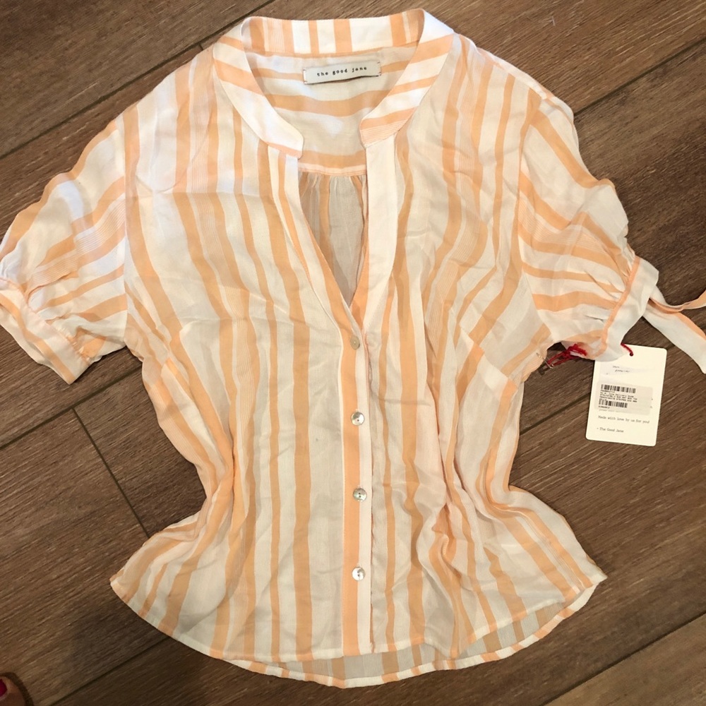The Good Jane Sun Ray Bow Button Down Top